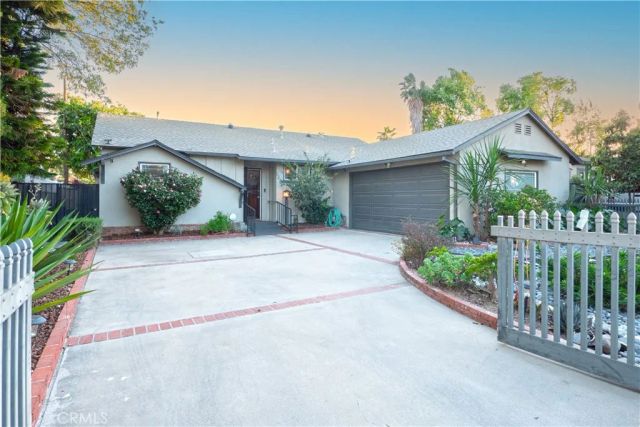 13744 Bessemer St, Valley Glen, CA 91401