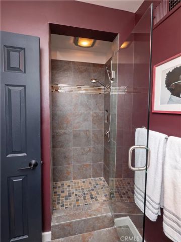 13744 Bessemer St, Valley Glen, CA 91401