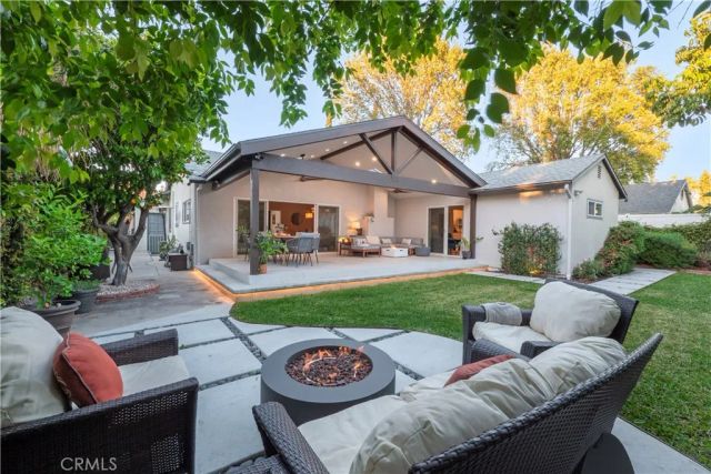 13744 Bessemer St, Valley Glen, CA 91401