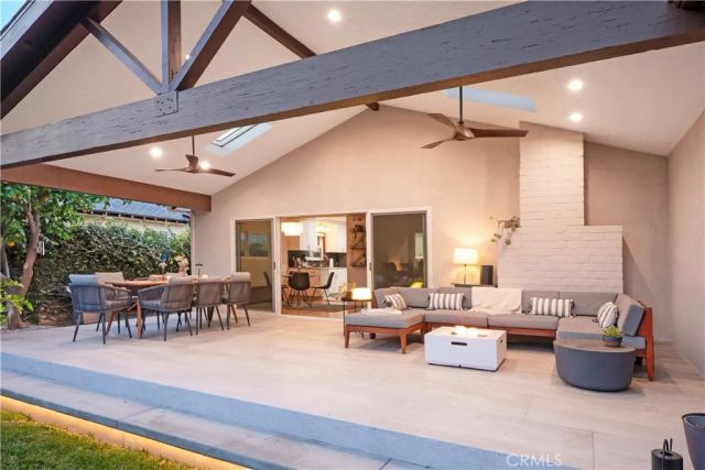 13744 Bessemer St, Valley Glen, CA 91401