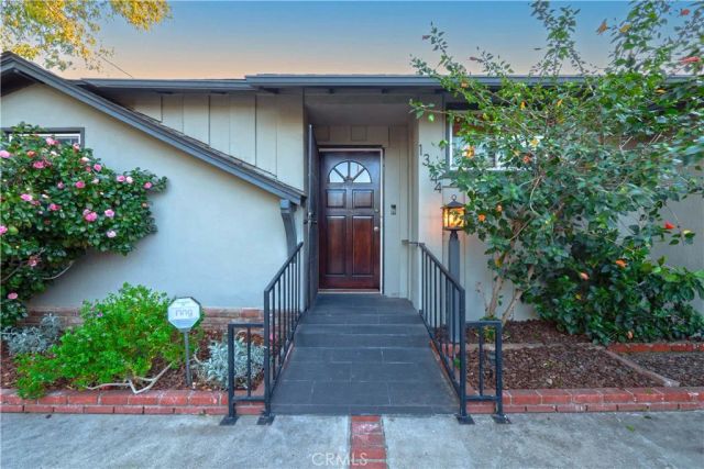 13744 Bessemer St, Valley Glen, CA 91401