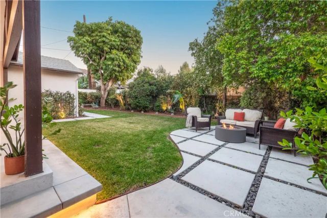 13744 Bessemer St, Valley Glen, CA 91401