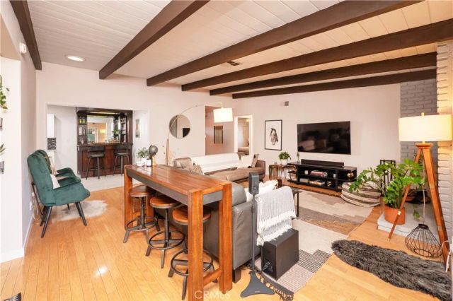 13744 Bessemer St, Valley Glen, CA 91401