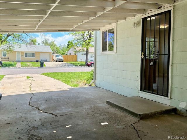 891 Lansing St, Aurora, CO 80010