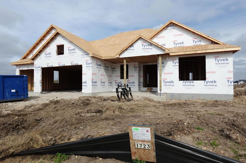 1723 Switchgrass STREET, Oconomowoc, WI 53066