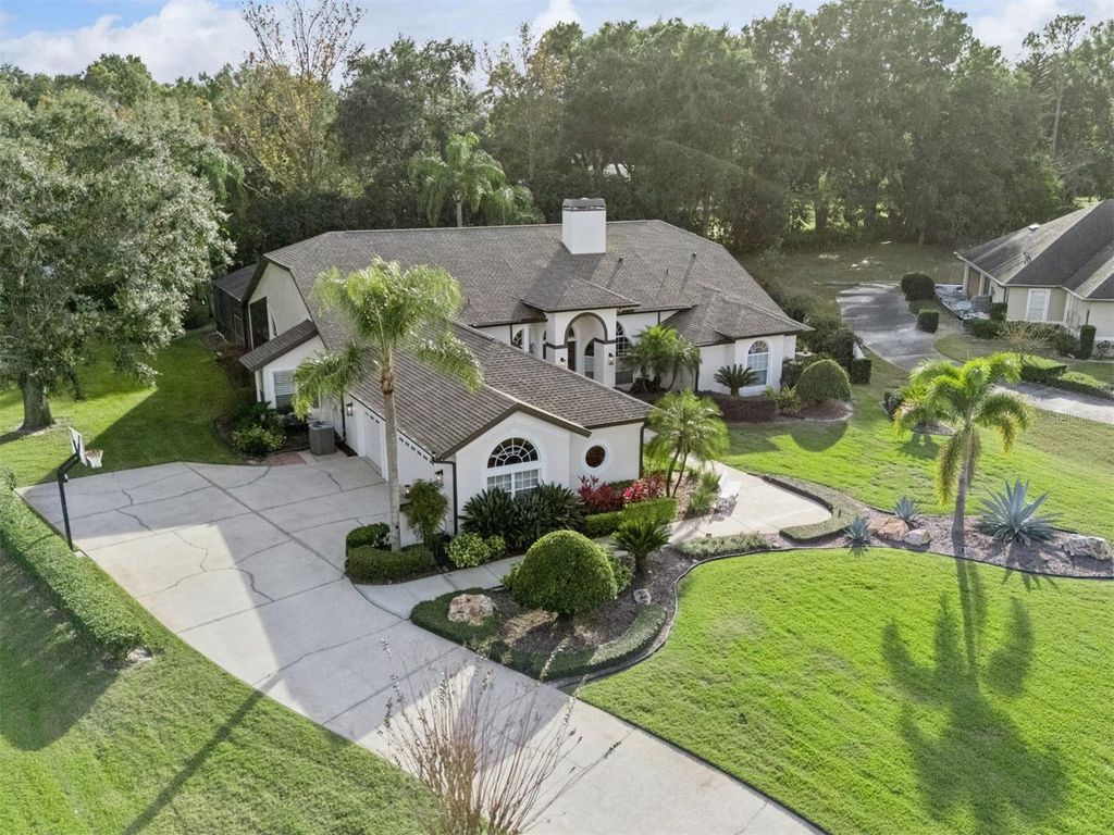 Image 2 of property listing at 10442 BIRCH TREE LANE, Windermere, FL 34786