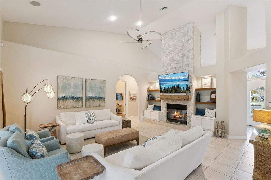 Image 13 of property listing at 10442 BIRCH TREE LANE, Windermere, FL 34786