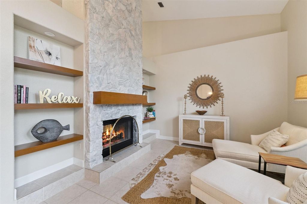 Image 14 of property listing at 10442 BIRCH TREE LANE, Windermere, FL 34786