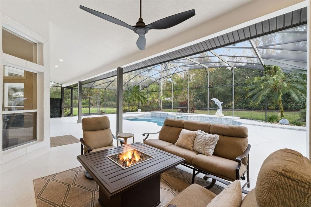 Image 32 of property listing at 10442 BIRCH TREE LANE, Windermere, FL 34786