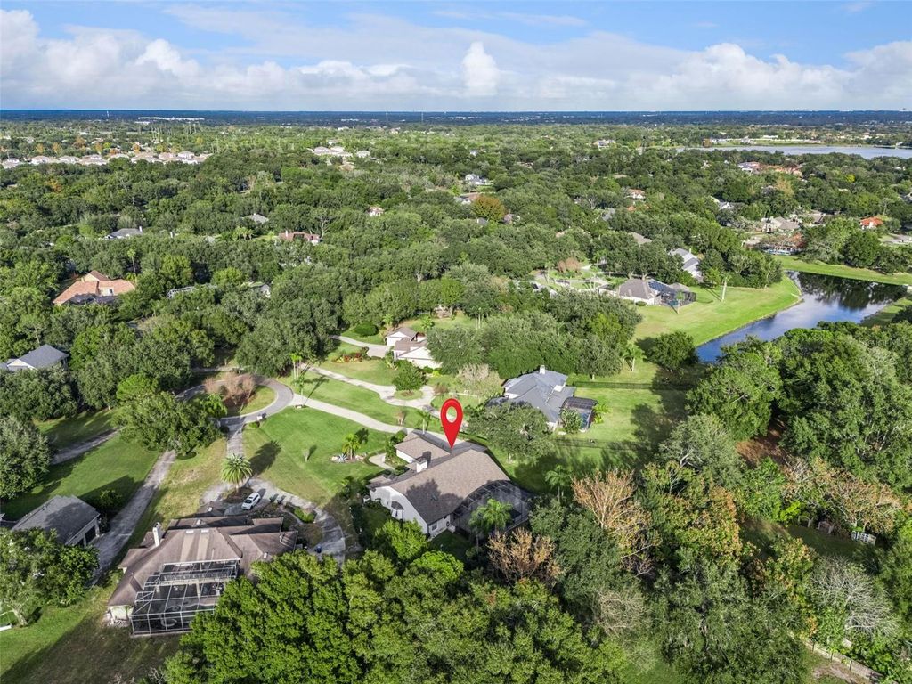 Image 44 of property listing at 10442 BIRCH TREE LANE, Windermere, FL 34786