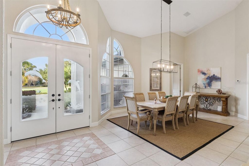 Image 7 of property listing at 10442 BIRCH TREE LANE, Windermere, FL 34786