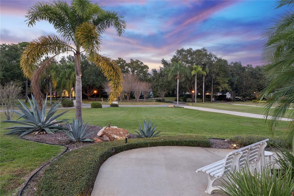 Image 67 of property listing at 10442 BIRCH TREE LANE, Windermere, FL 34786