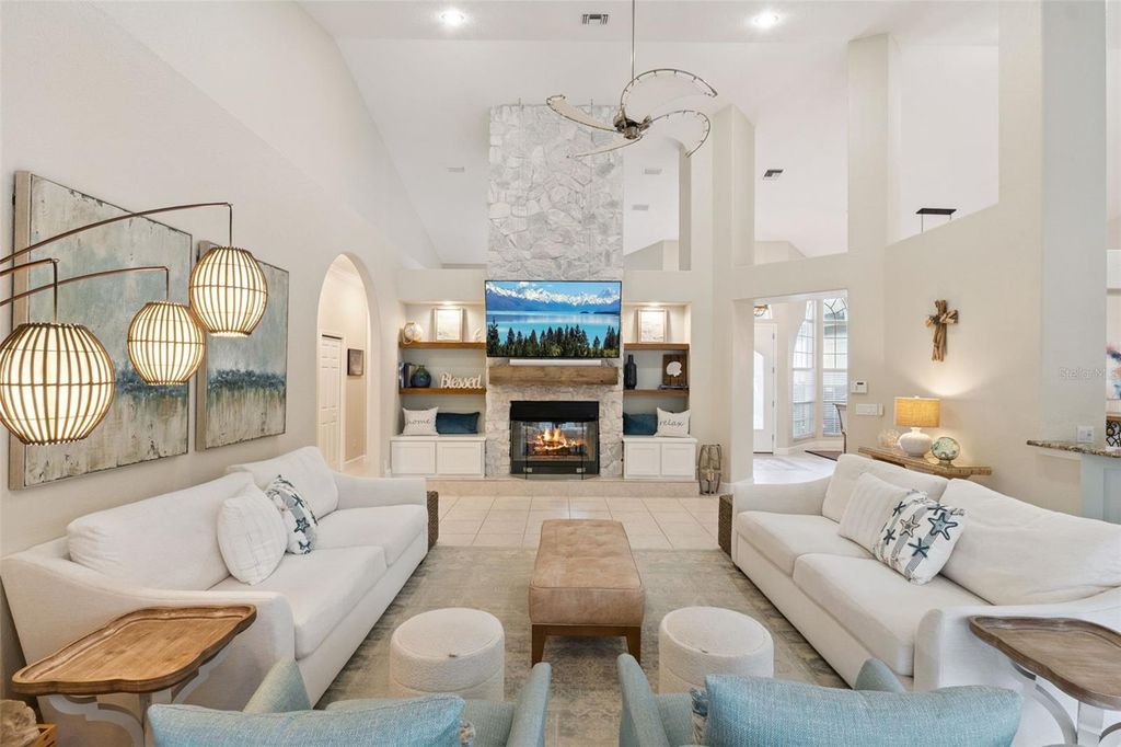 Image 8 of property listing at 10442 BIRCH TREE LANE, Windermere, FL 34786