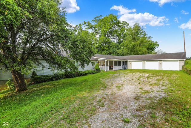 402 N Mohee Drive, Hartford City, IN 47348