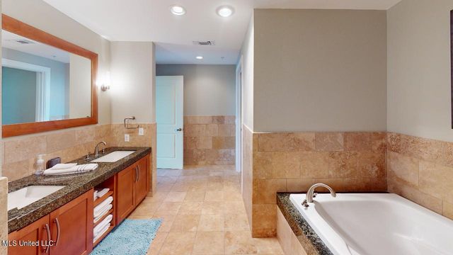 2060 Beach Boulevard, 601, Biloxi, MS 39531