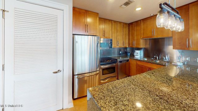 2060 Beach Boulevard, 601, Biloxi, MS 39531