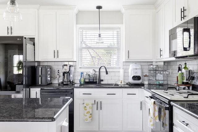 165 Robertson Ln, Danville, VA 24540