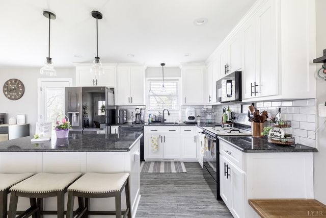 165 Robertson Ln, Danville, VA 24540