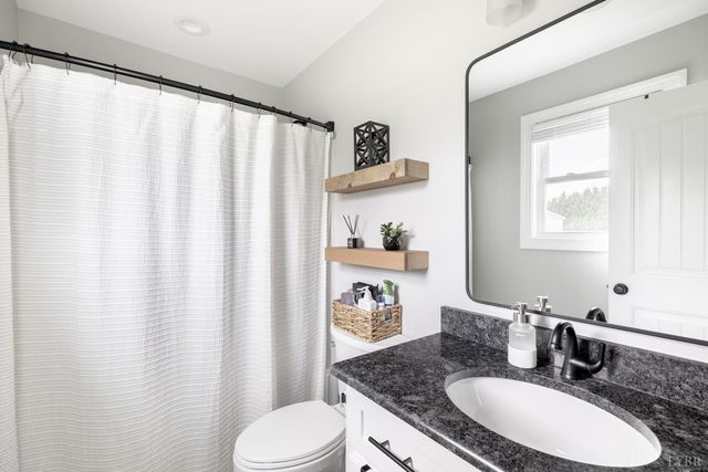 165 Robertson Ln, Danville, VA 24540