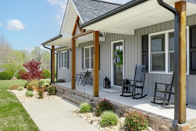 165 Robertson Ln, Danville, VA 24540