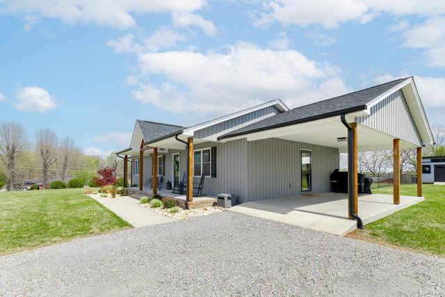 165 Robertson Ln, Danville, VA 24540