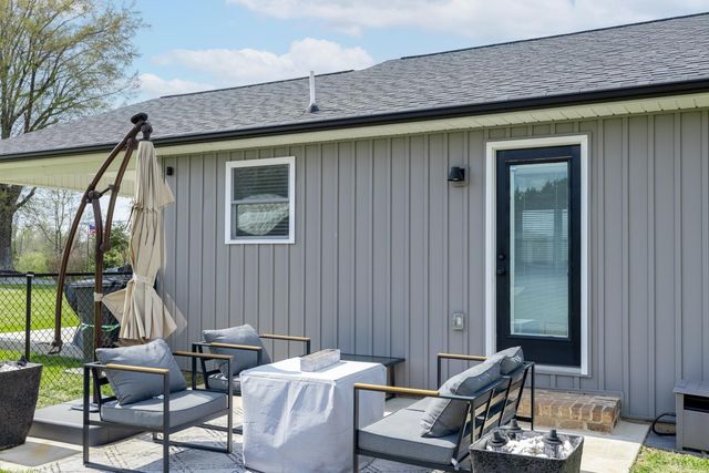 165 Robertson Ln, Danville, VA 24540