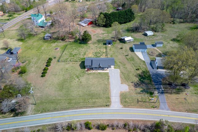 165 Robertson Ln, Danville, VA 24540