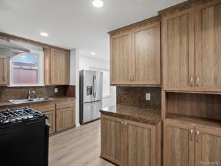 23409 CARLISLE Avenue, Hazel Park, MI 48030