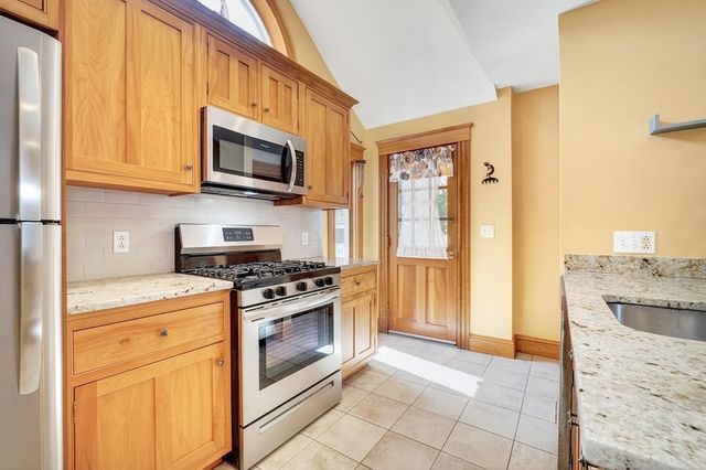 12 Brier Rd, Boston, MA 02132