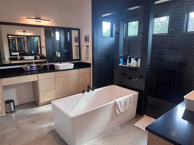 234 Campolina LN, Driftwood, TX 78619