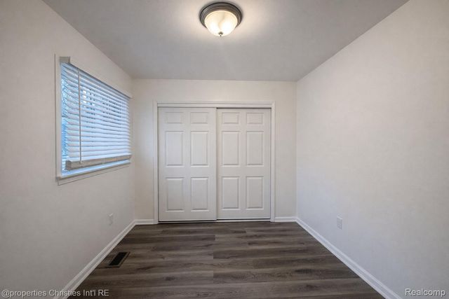 146 W Beverly Avenue, Pontiac, MI 48340