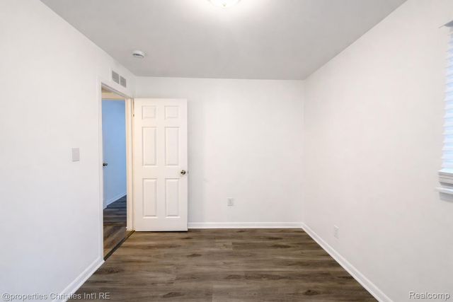 146 W Beverly Avenue, Pontiac, MI 48340