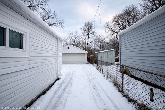 146 W Beverly Avenue, Pontiac, MI 48340