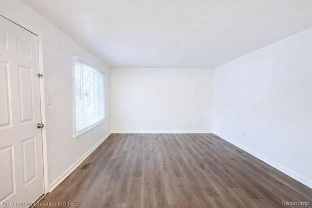 146 W Beverly Avenue, Pontiac, MI 48340