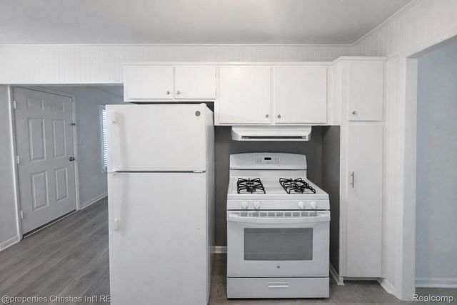 146 W Beverly Avenue, Pontiac, MI 48340