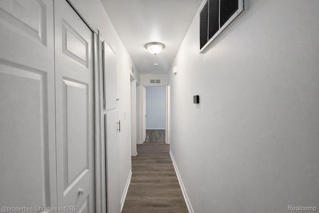 146 W Beverly Avenue, Pontiac, MI 48340