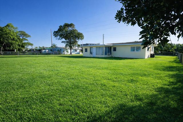 116 NE Entrada Avenue, Port St. Lucie, Port St Lucie, FL 34952