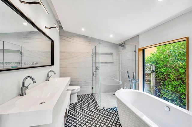 1240 SW 21st St, Miami, FL 33145