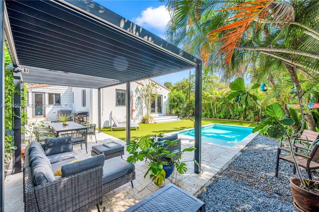 1240 SW 21st St, Miami, FL 33145