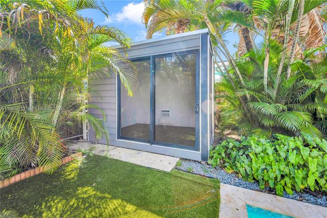 1240 SW 21st St, Miami, FL 33145