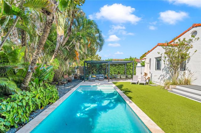 1240 SW 21st St, Miami, FL 33145