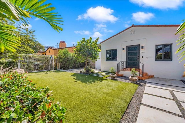 1240 SW 21st St, Miami, FL 33145