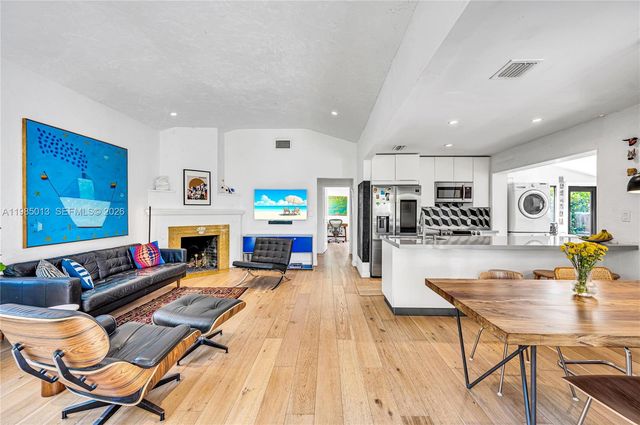 1240 SW 21st St, Miami, FL 33145