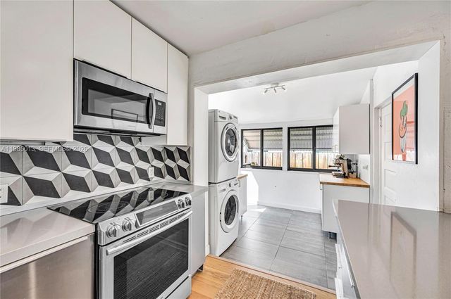 1240 SW 21st St, Miami, FL 33145