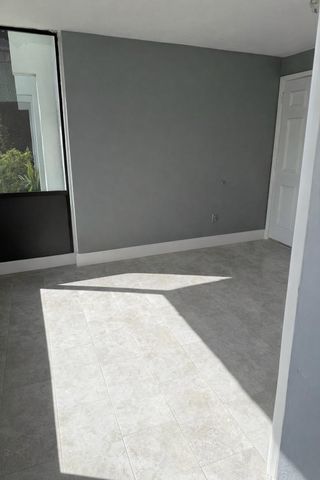 4052 N Pine Island Road, Sunrise, FL 33351