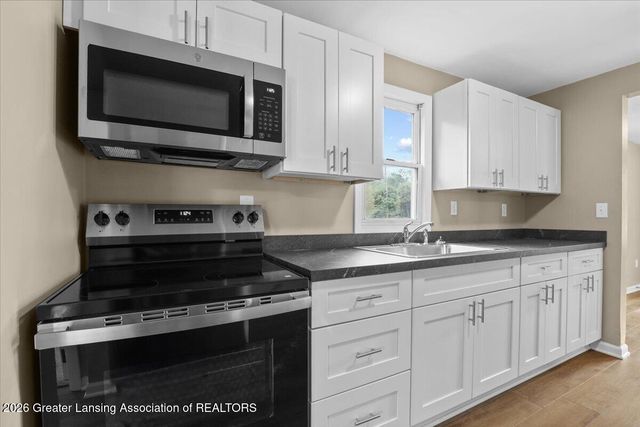 4725 Hughes Road, Lansing, MI 48910