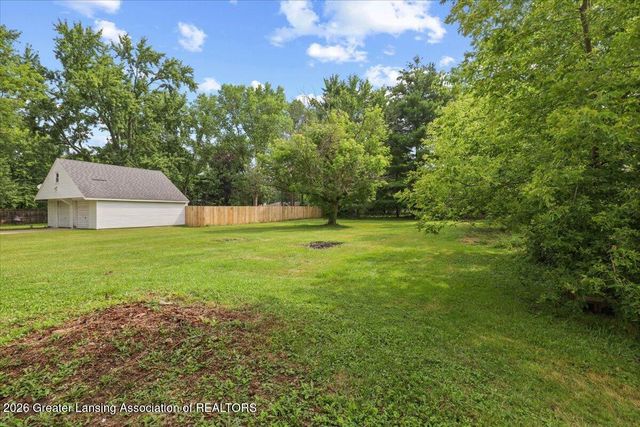 4725 Hughes Road, Lansing, MI 48910