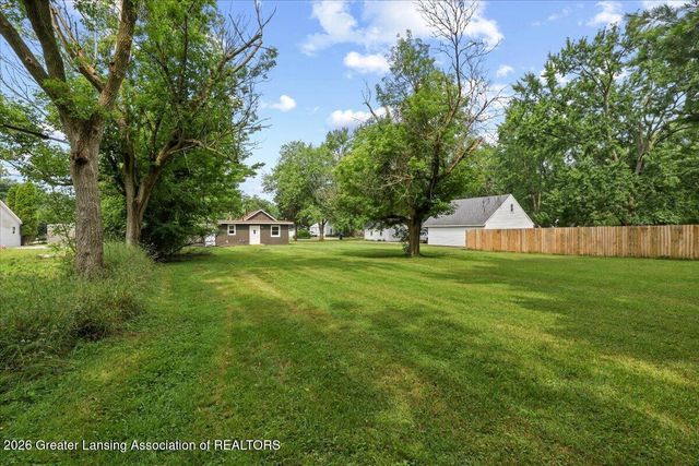 4725 Hughes Road, Lansing, MI 48910