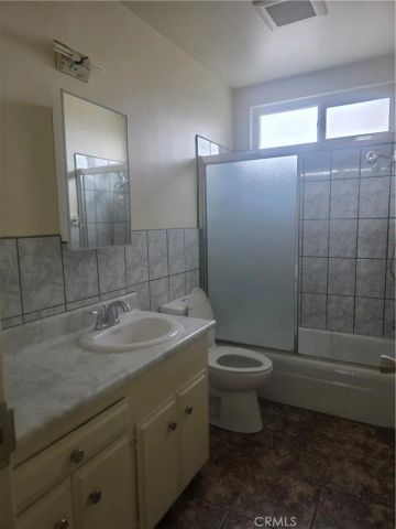 1458 West 101st St., Los Angeles, CA 90047