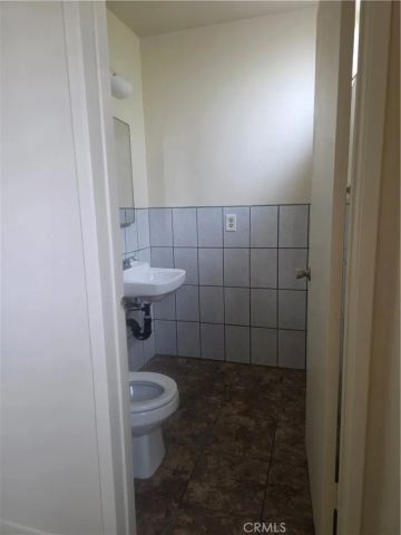 1458 West 101st St., Los Angeles, CA 90047
